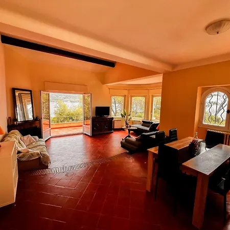Avec Piscine Et Privee La Crique Agay Villa Saint-Raphael (Var)
